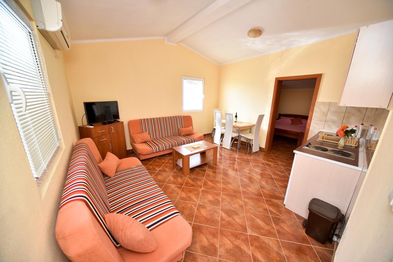 Apartmani Stanisic Čanj エクステリア 写真
